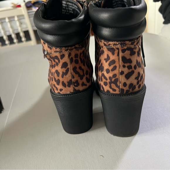 Lace Up Heeled Leopard Hiker Boots - Picture 8 of 9